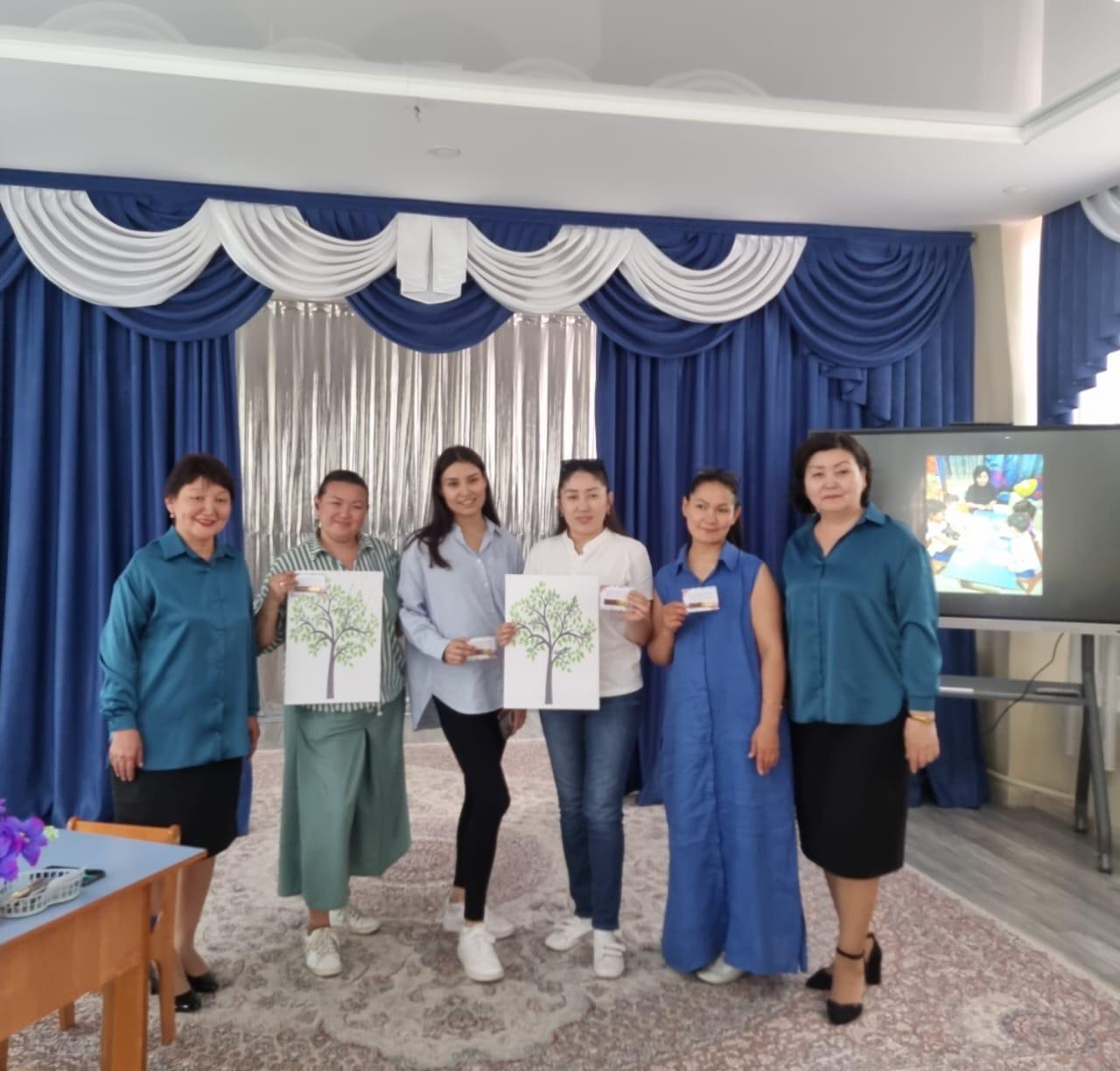 Логопед маманы Увалиева К.О. психолог маманы Рахимова Г.О. ата - аналармен  бірлесіп  өткізген семинары