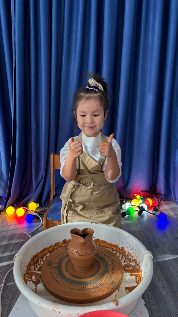 "Құмыра бізде қонақта"